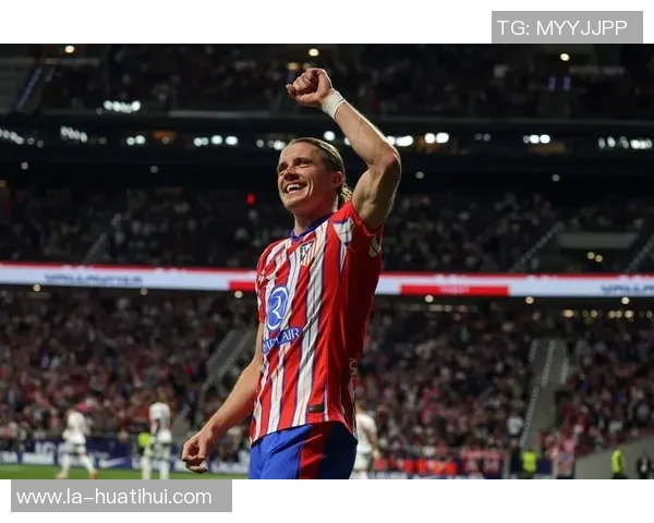 马竞球员参观体育城工程进展，这将成为未来的训练基地